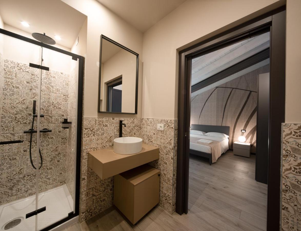 Monte Isola - Decio Rooms Экстерьер фото