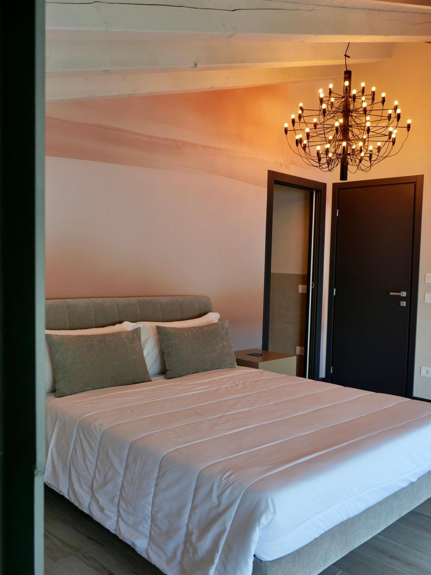 Monte Isola - Decio Rooms Экстерьер фото
